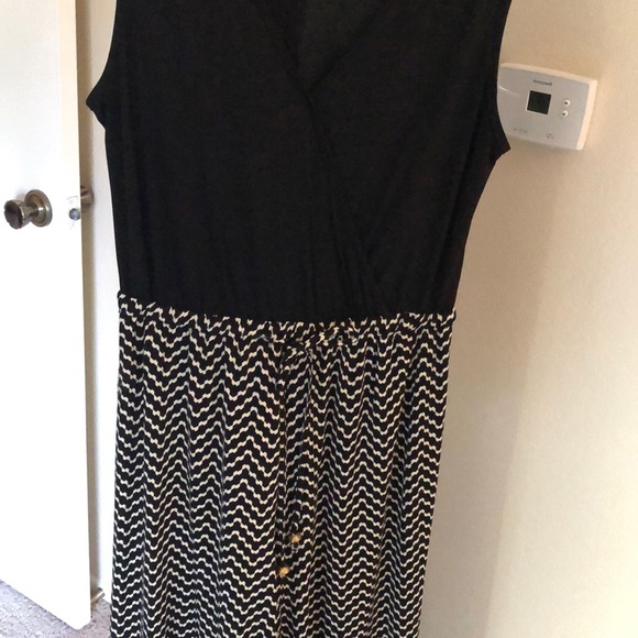 Petite Medium black/white romper - Picture 2 of 3